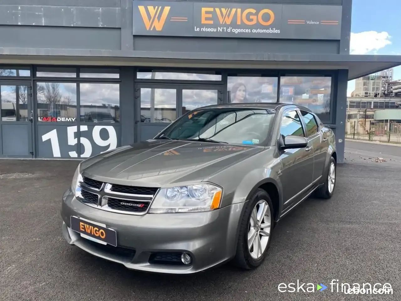 Leasing Sedan Dodge Avenger 2012