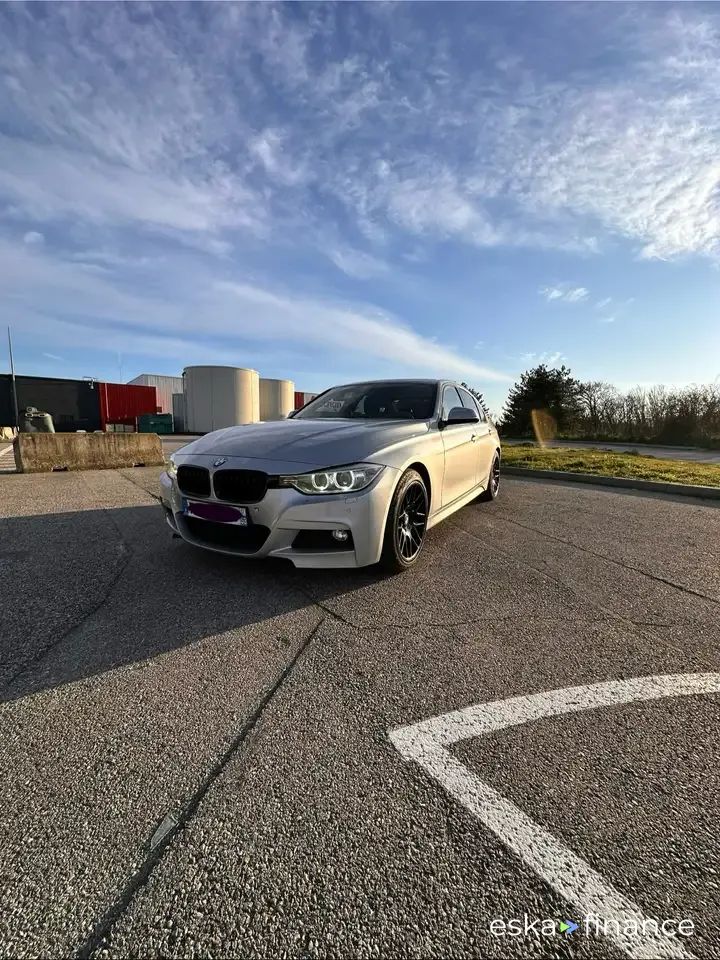 Finansowanie Sedan BMW 318 2013