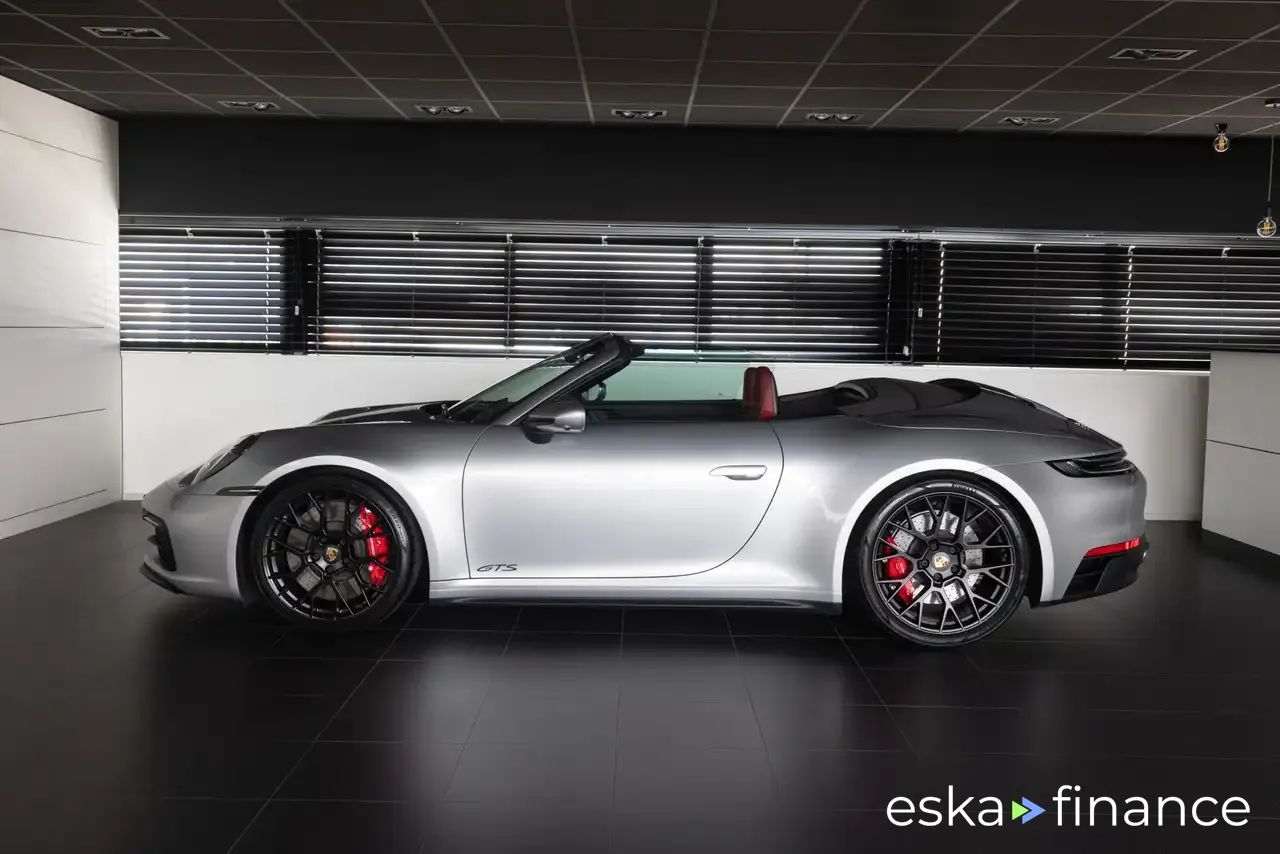 Lízing Kabriolet Porsche 992 2022