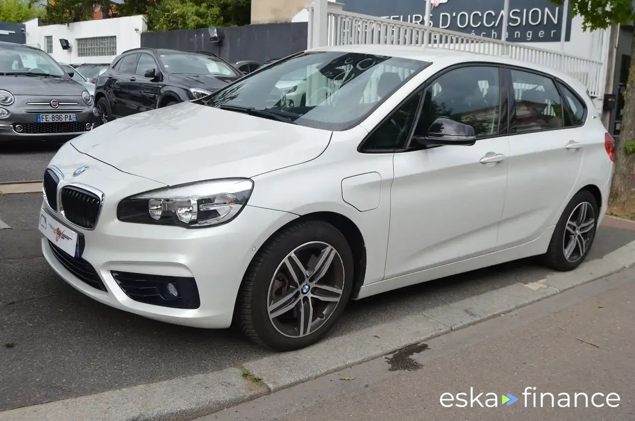 Leasing Hatchback BMW 225 2016