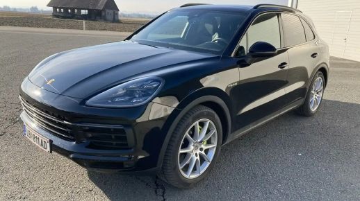 Porsche Cayenne 2021