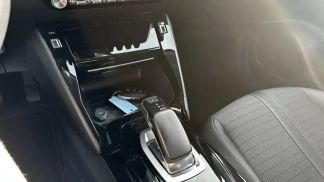 Lízing SUV Peugeot E-2008 2021