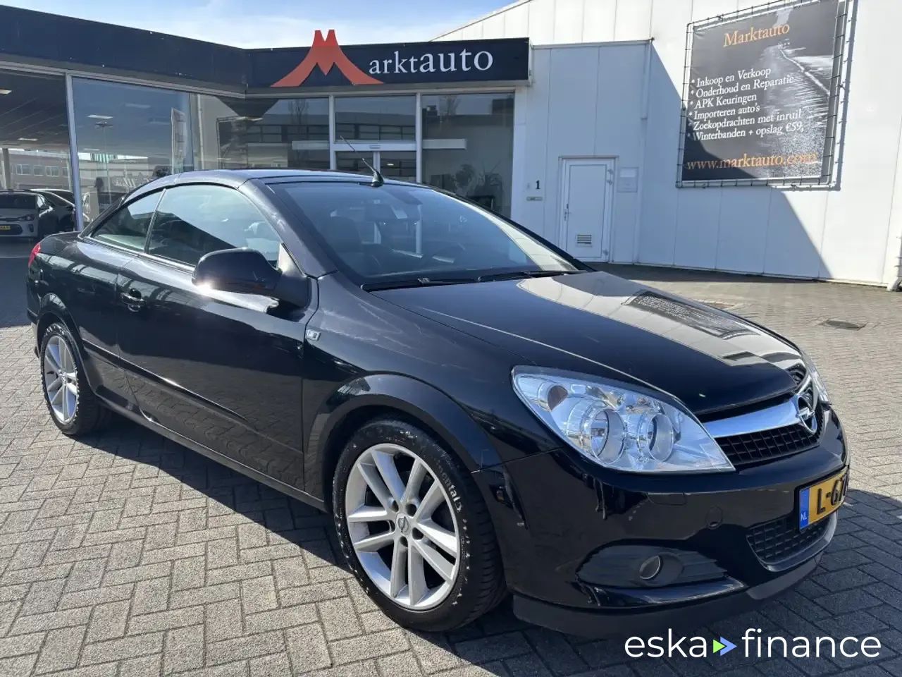 Financování Konvertibilní Opel Astra 2010