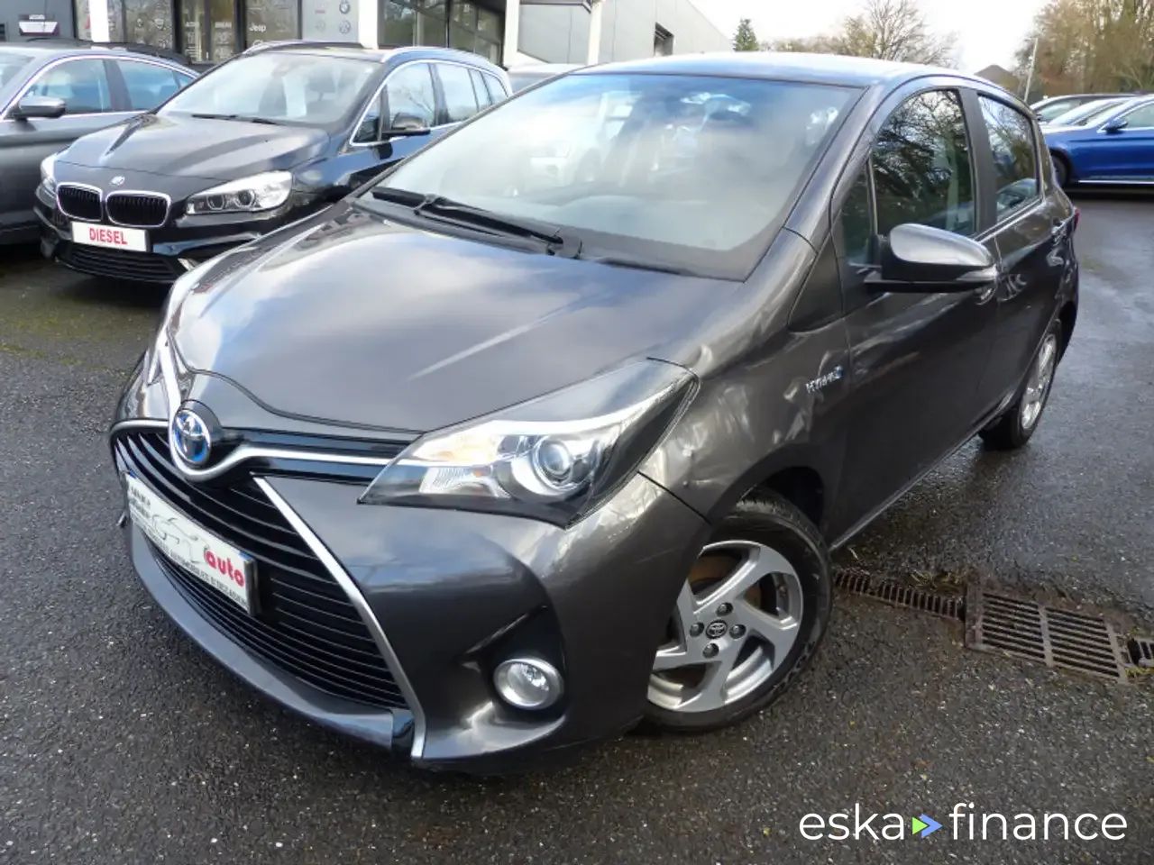 Lízing Sedan Toyota Yaris 2016