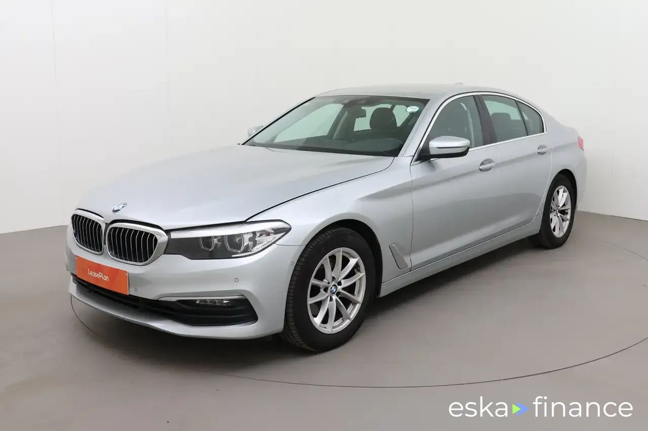 Financování Sedan BMW 520 2019