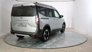 Lízing Hatchback Ford Tourneo Courier 2026