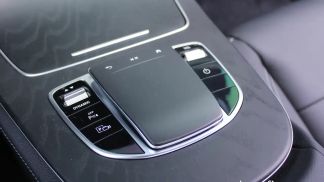 Lízing Sedan MERCEDES E 300 2023