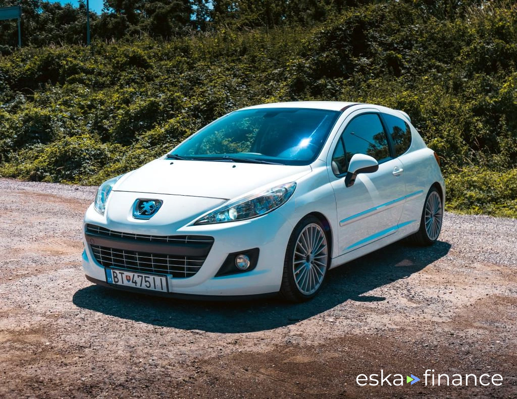 Lízing Kupé Peugeot 207 COUPÉ 2010