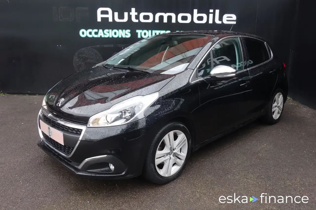 Lízing Sedan Peugeot 208 2018