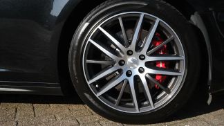 Lízing Sedan Maserati Ghibli 2016
