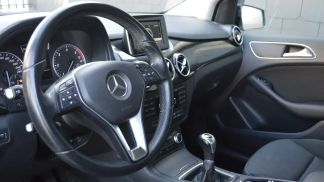 Financování Hatchback MERCEDES B 180 2014