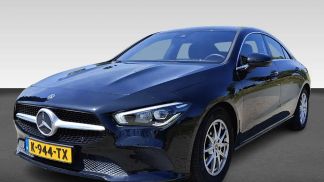 Lízing Sedan MERCEDES CLA 180 2021