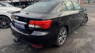 Lízing Sedan Toyota Avensis 2013