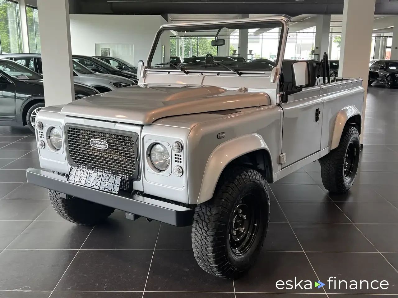 Leasing Convertible Land Rover Defender 2012