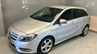 Financování Hatchback MERCEDES B 180 2014