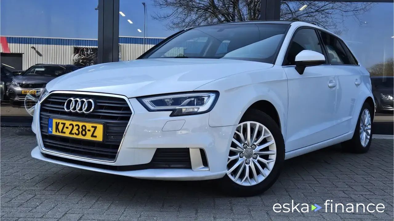 Lízing Hatchback Audi A3 2017