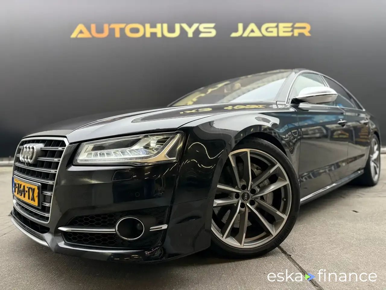 Lízing Sedan Audi A8 2015