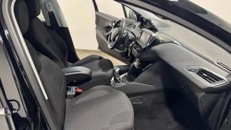 Lízing Sedan Peugeot 208 2019