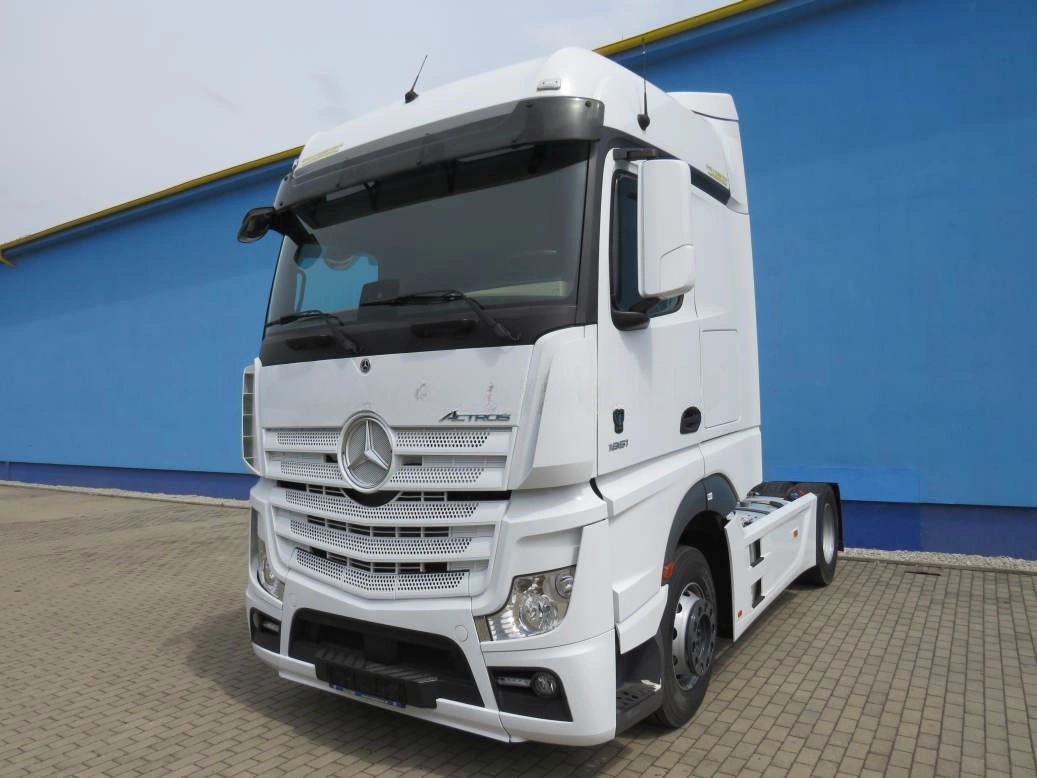 Lízing Traktor MERCEDES 1851 2020