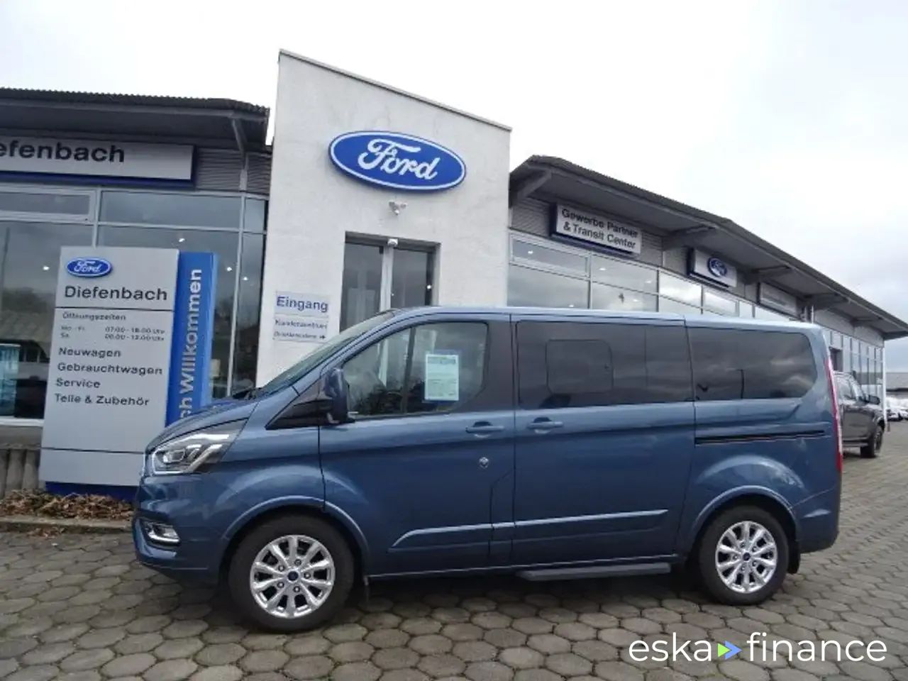 Leasing Hatchback Ford Tourneo Custom 2023