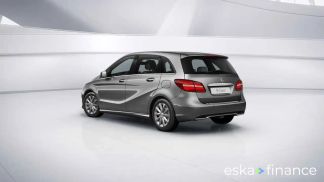 Lízing Hatchback MERCEDES B 180 2018
