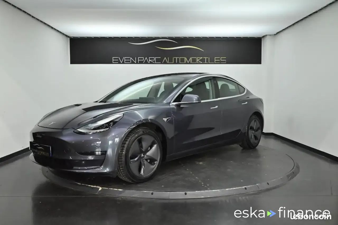 Leasing Sedan Tesla Model 3 2020