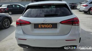 Lízing Sedan MERCEDES A 180 2021