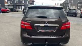 Lízing Hatchback MERCEDES B 180 2015