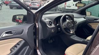 Lízing Hatchback MERCEDES B 180 2015
