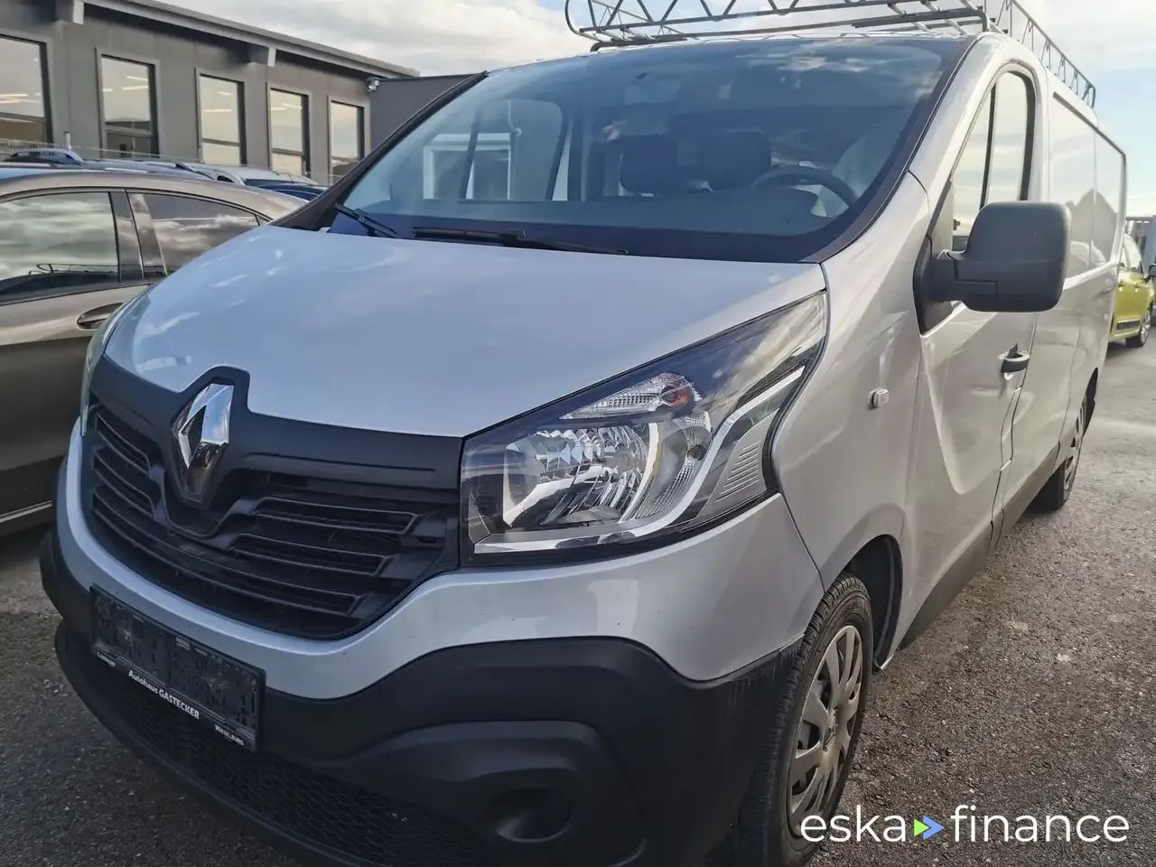 Lízing Hatchback Renault Trafic 2017