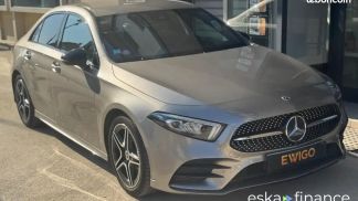 Lízing Sedan MERCEDES A 200 2020