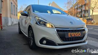 Lízing Hatchback Peugeot 208 2016