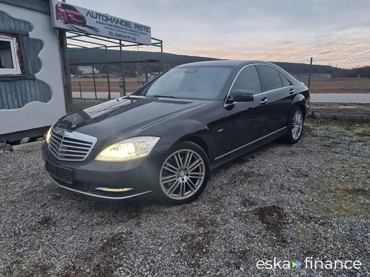 Lízing Sedan MERCEDES S 400 2010