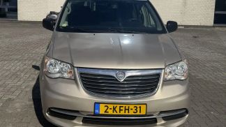 Lízing Hatchback Lancia Voyager 2013
