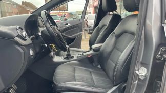 Financování Hatchback MERCEDES B 200 2012