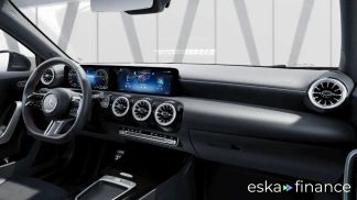 Lízing Sedan MERCEDES A 250 2025