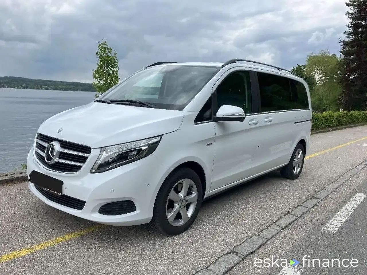 Lízing Hatchback MERCEDES V 250 2015