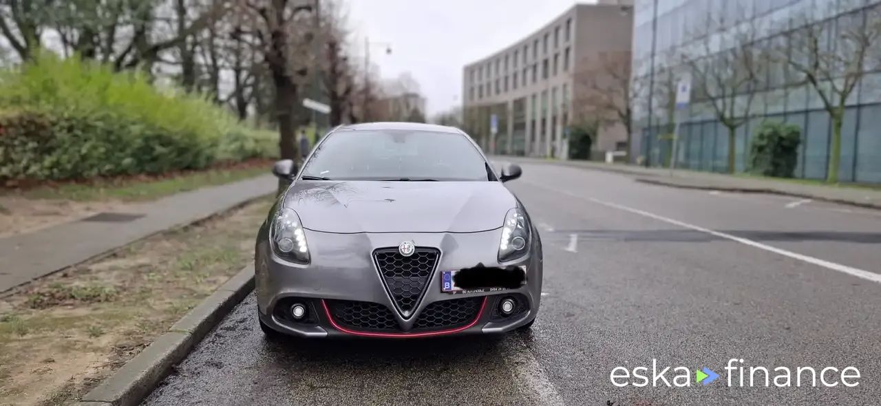 Lízing Hatchback Alfa Romeo Giulietta 2017