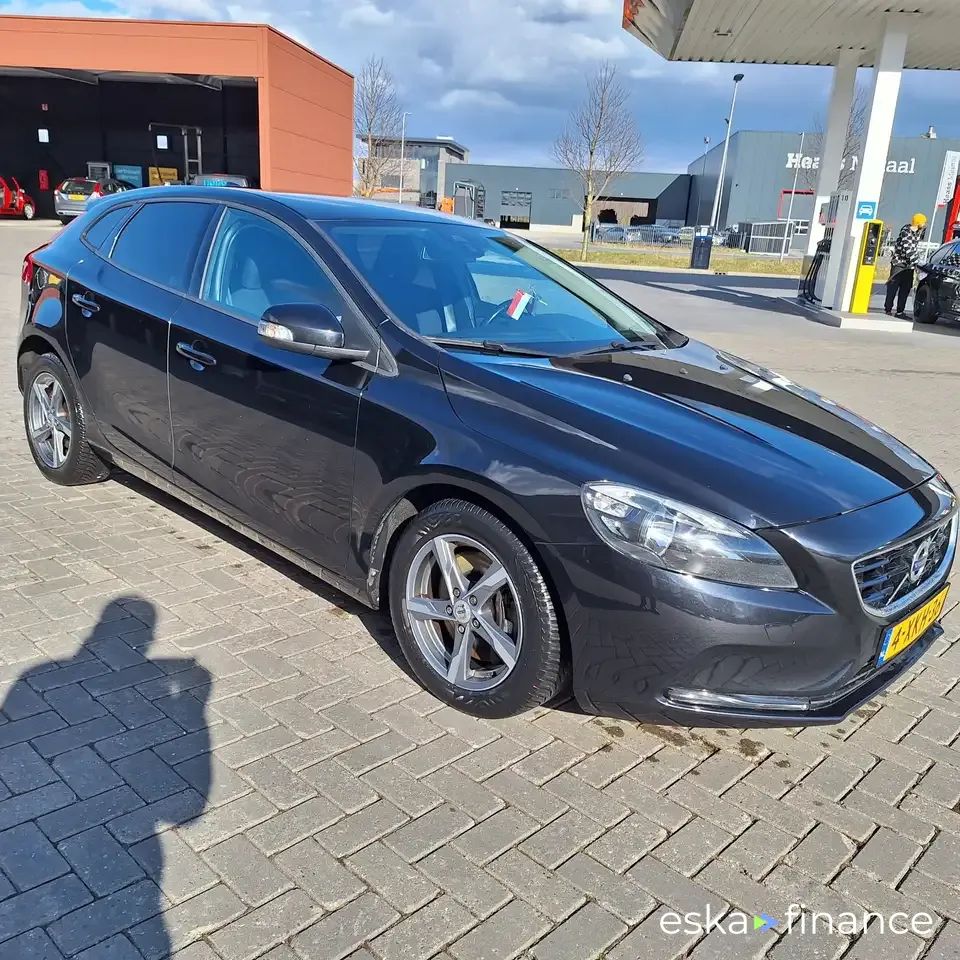 Leasing Hatchback Volvo V40 2014