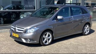 Lízing Hatchback MERCEDES B 180 2013