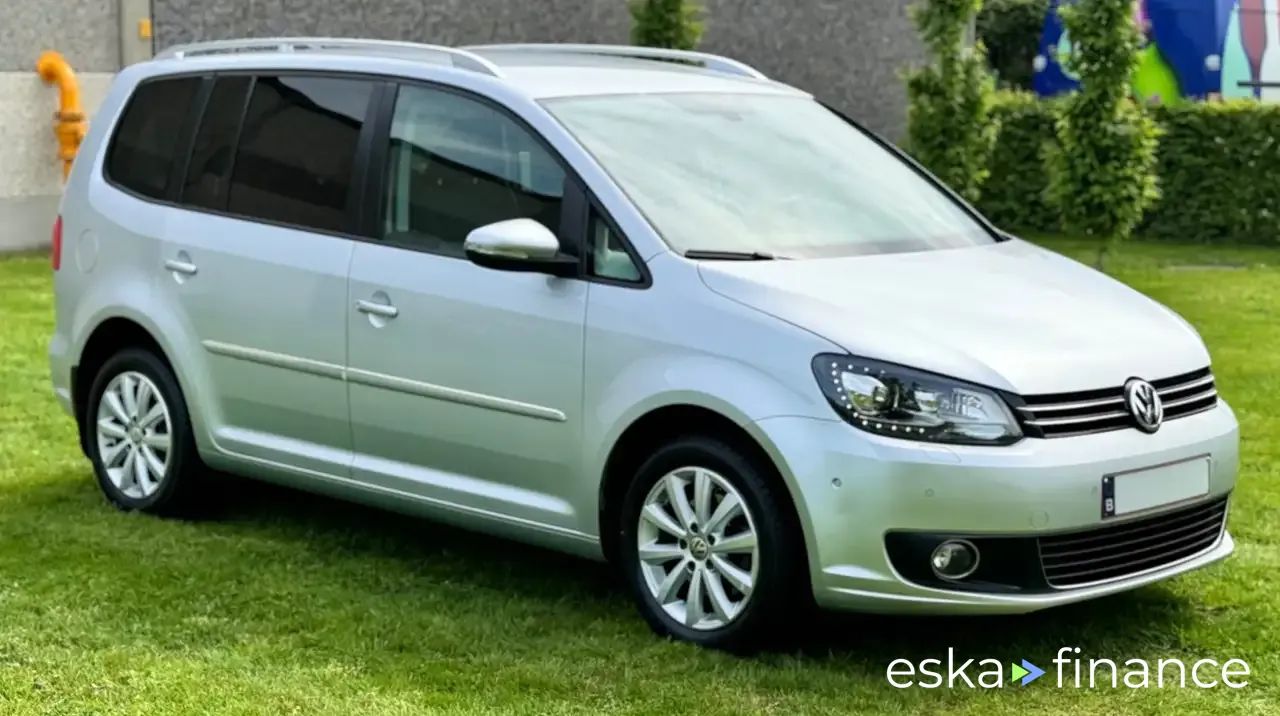 Financování Hatchback Volkswagen Touran 2011
