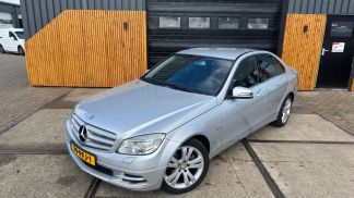 Lízing Sedan MERCEDES C 180 2011