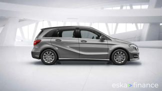 Lízing Hatchback MERCEDES B 180 2018
