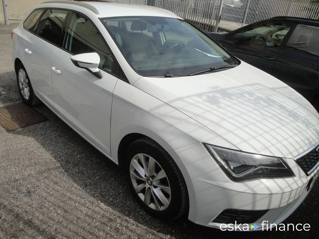 Lízing Hatchback Seat Leon 2019