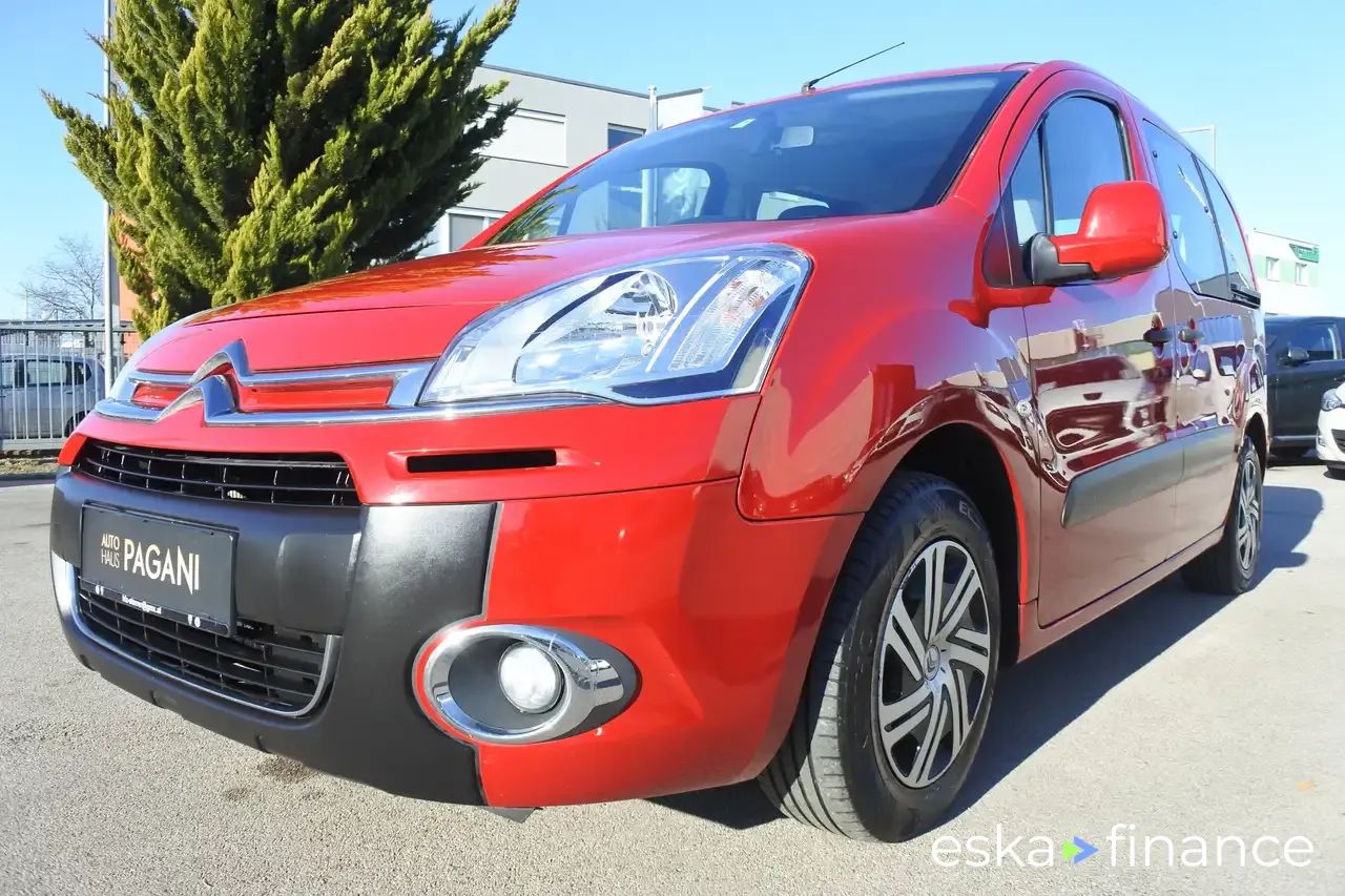 Lízing Hatchback Citroën Berlingo 2012