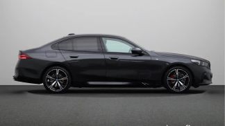 Lízing Sedan BMW 530 2024