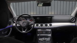 Lízing Sedan MERCEDES E 200 2017