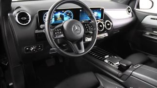 Lízing Hatchback MERCEDES B 180 2019