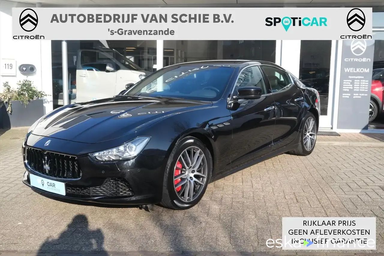 Lízing Sedan Maserati Ghibli 2016