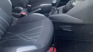 Lízing Sedan Peugeot 208 2015